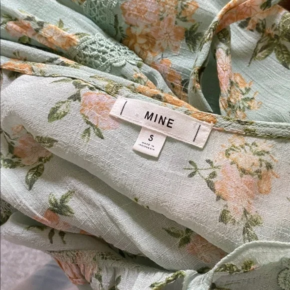 Mine Floral Midi Dress in Soft Green and Cream size small - Picture 7 of 11